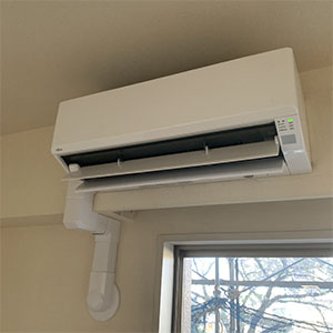 室内配管化粧カバー施工